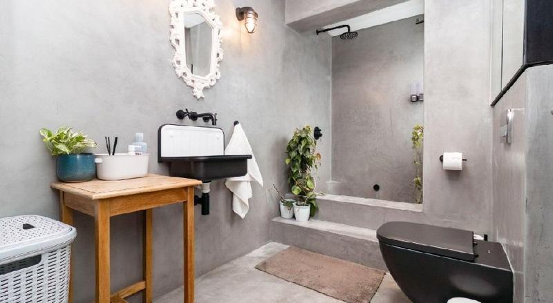 6 Bedroom Property for Sale in Kleinbaai Western Cape